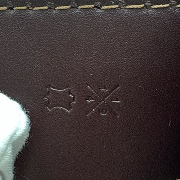 Coach Rouge - Picture 10 of 16